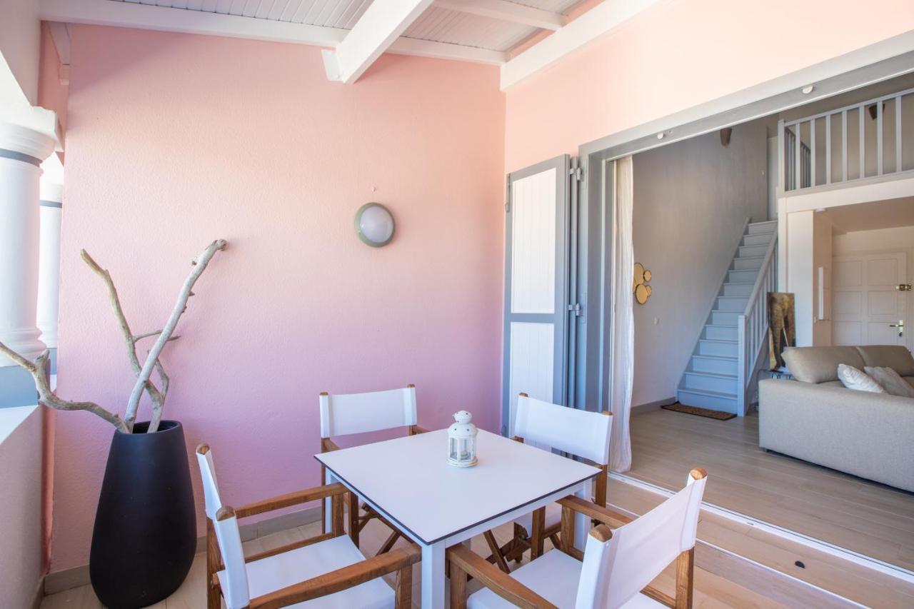 Stunning New Apartment With View Of Orient Bay Quarter of Orleans 외부 사진
