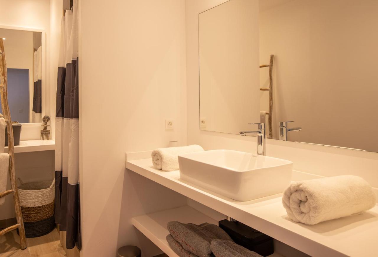 Stunning New Apartment With View Of Orient Bay Quarter of Orleans 외부 사진